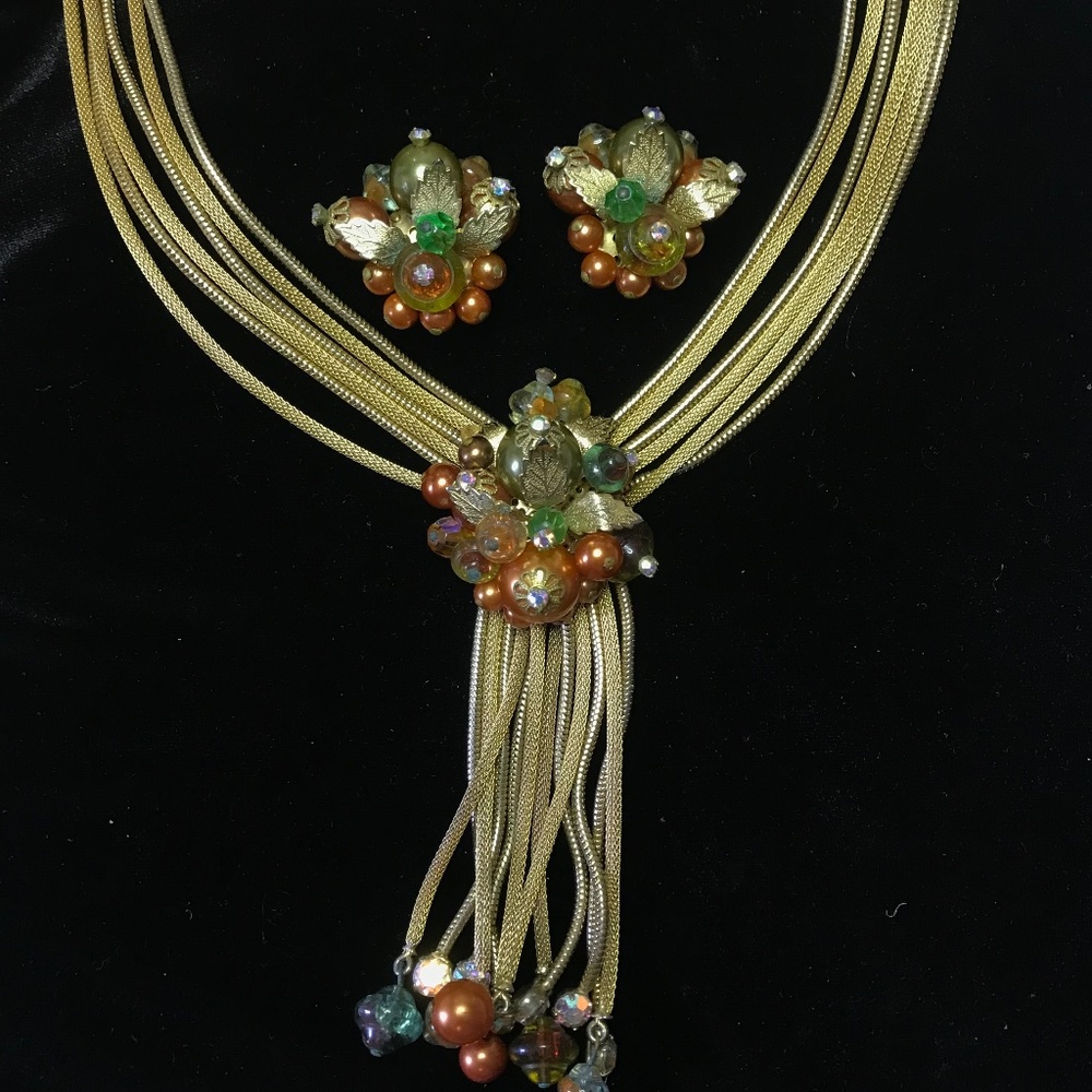 Hobe Bead & Leaf Tasseled Necklace & Earrings